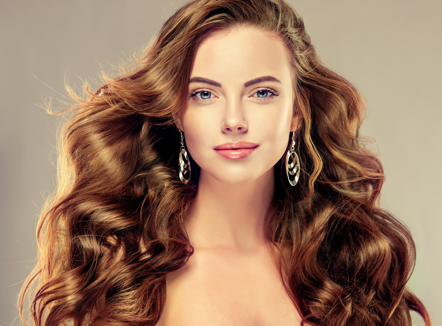 Pros and cons of using hair extensions