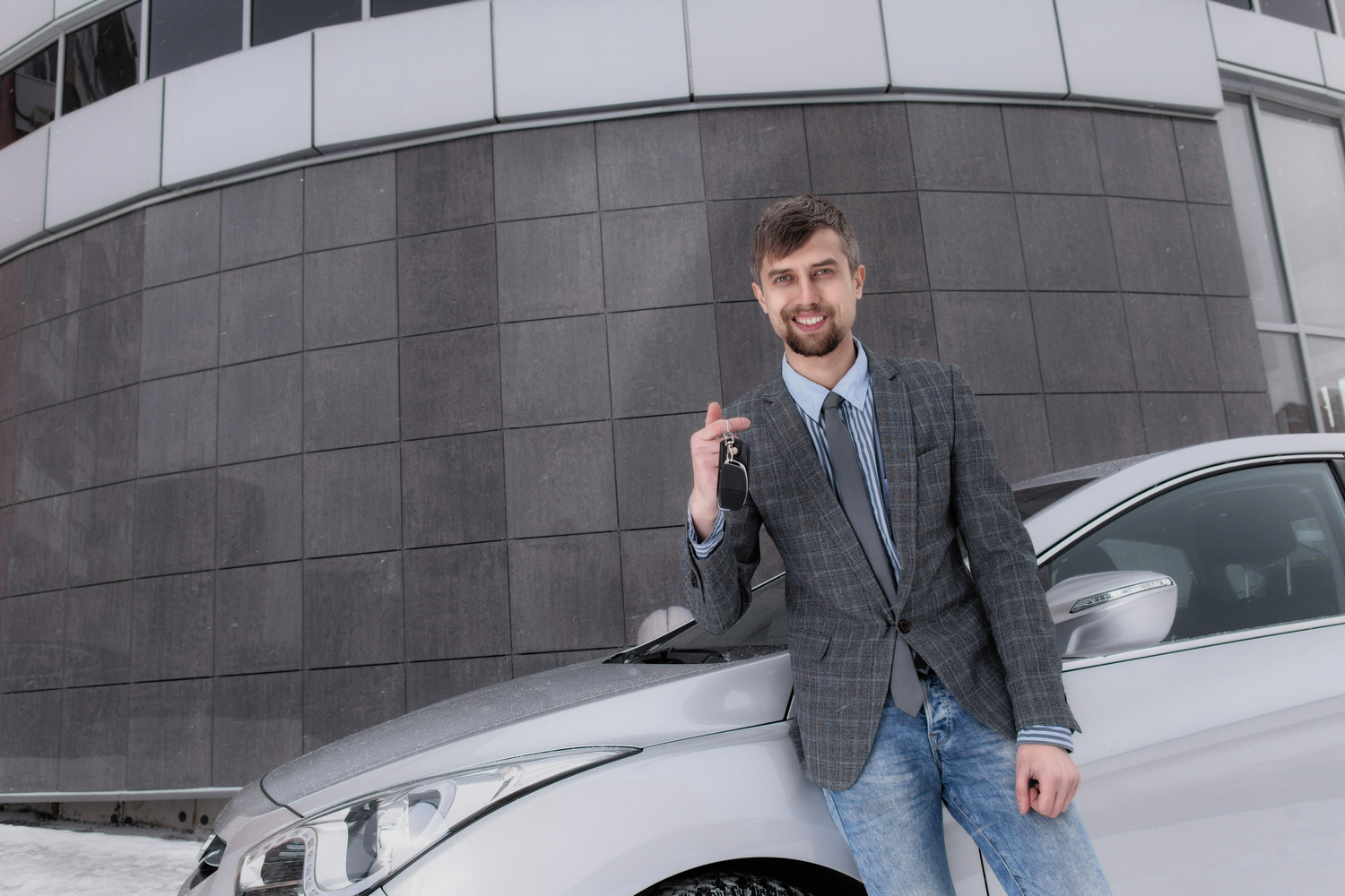 Pros and cons of financing and leasing a vehicle