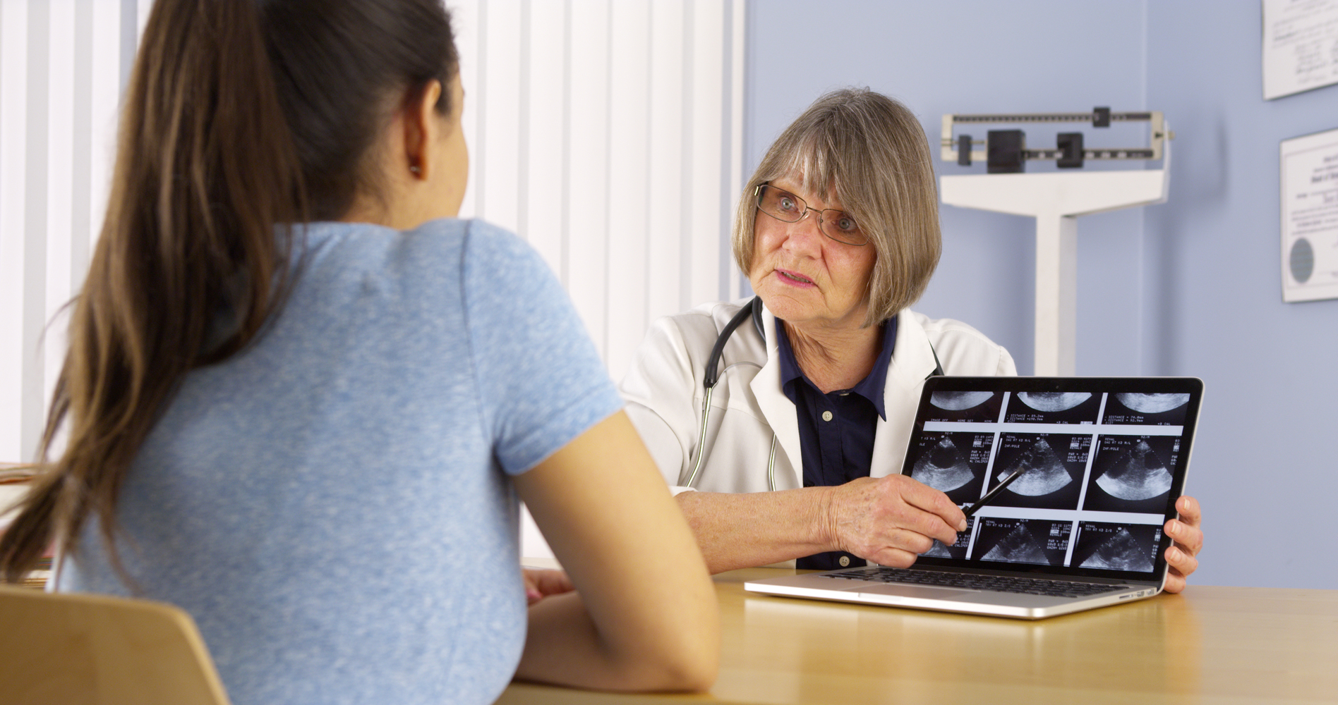What are the types of treatments for ovarian cancer